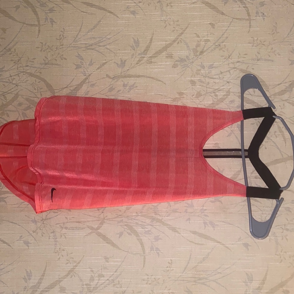Nike fry fit work out top